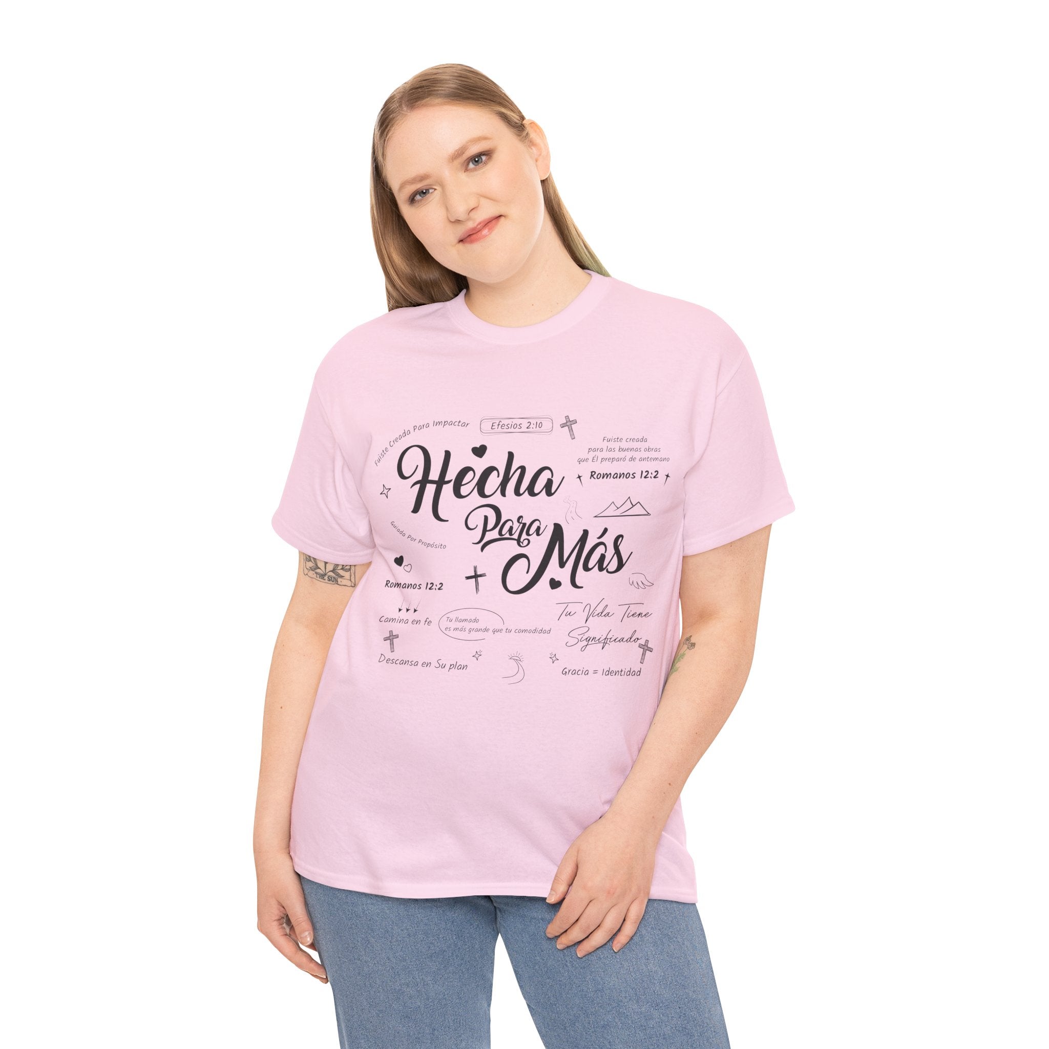 Hecha Para Más Christian T‑Shirt — Spanish Faith Typography Unisex Cotton Tee