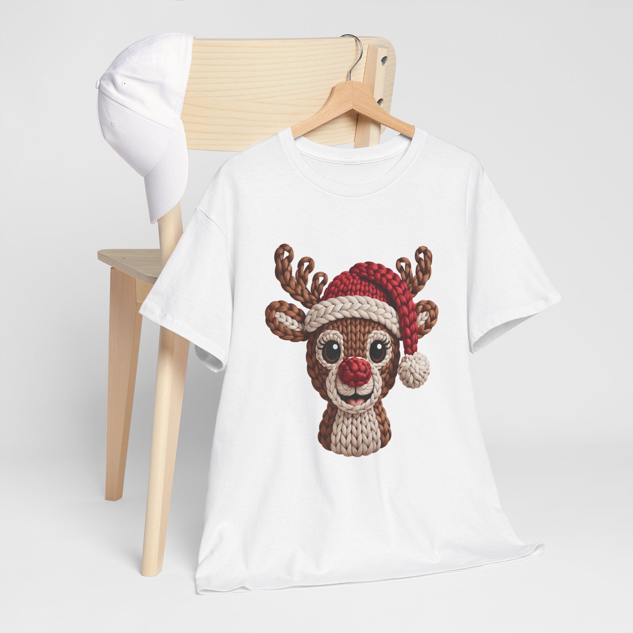 Reindeer in Santa Hat Cotton Tee — Joyful Faux-Yarn Holiday Unisex Coton T-Shirt