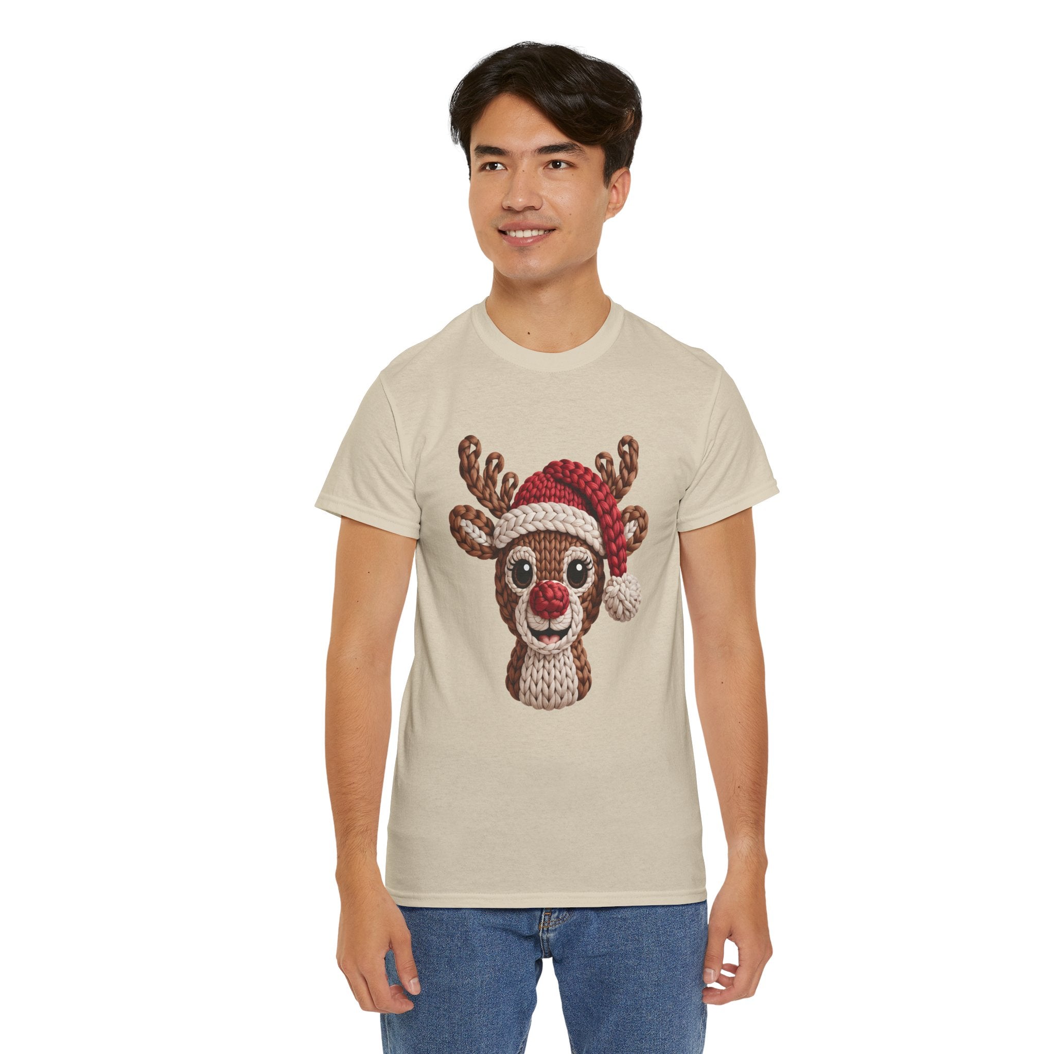 Reindeer in Santa Hat Cotton Tee — Joyful Faux-Yarn Holiday Unisex Coton T-Shirt