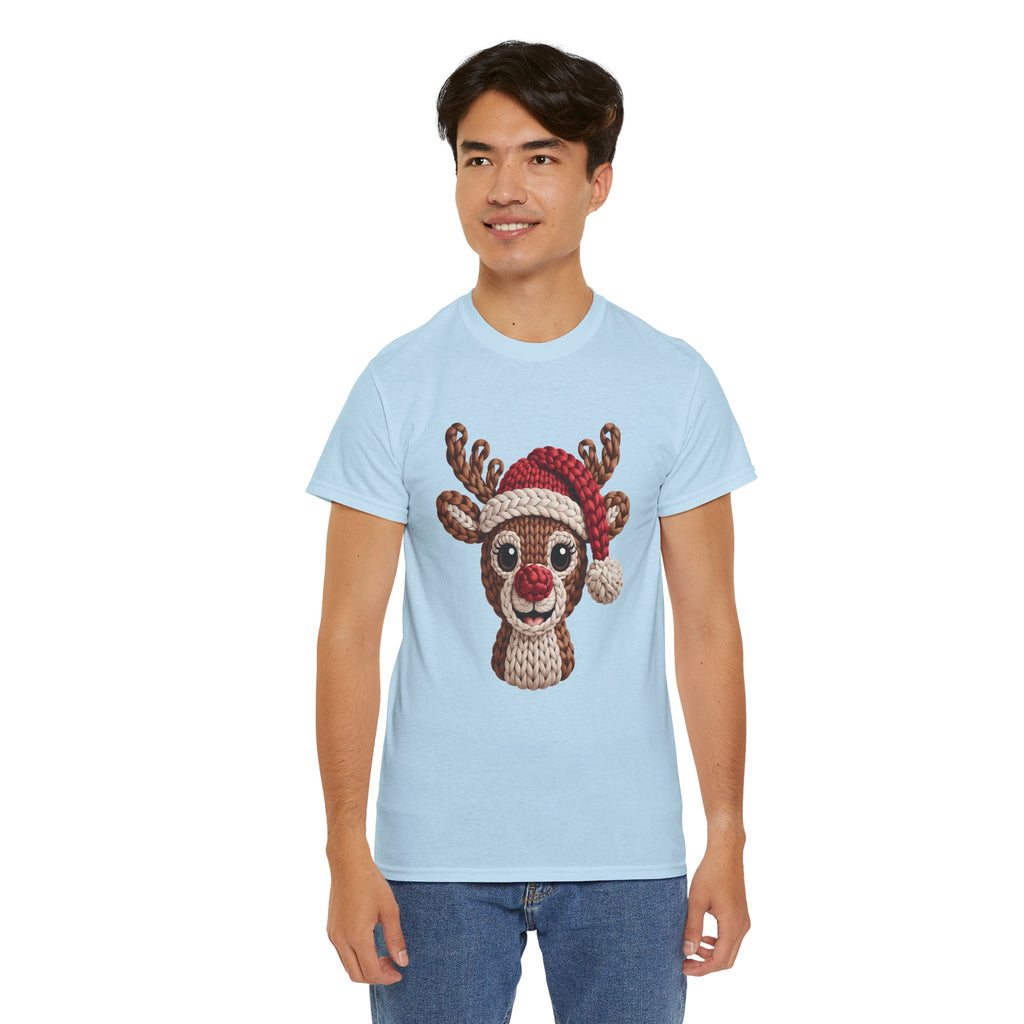 Reindeer in Santa Hat Cotton Tee — Joyful Faux-Yarn Holiday Unisex Coton T-Shirt