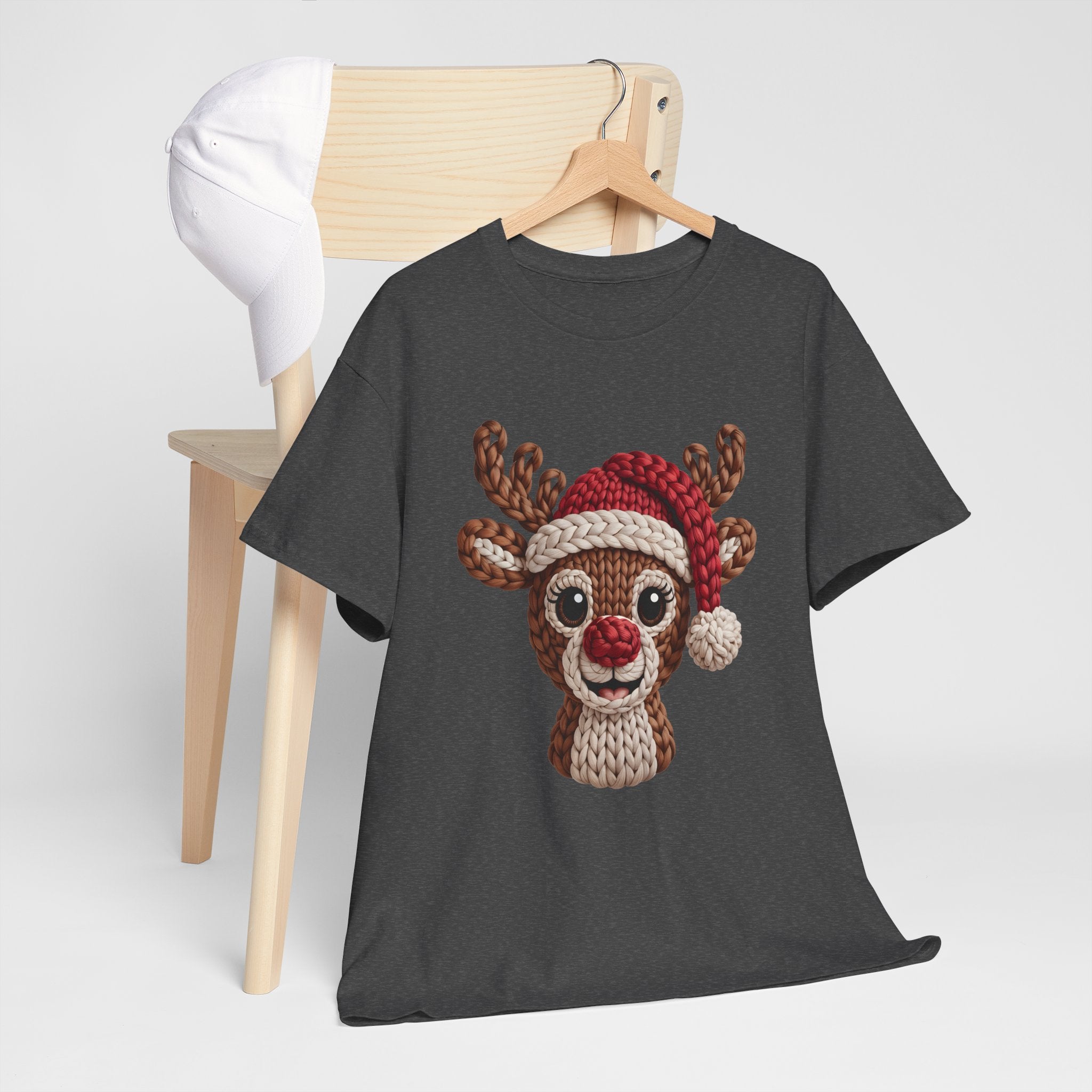 Reindeer in Santa Hat Cotton Tee — Joyful Faux-Yarn Holiday Unisex Coton T-Shirt