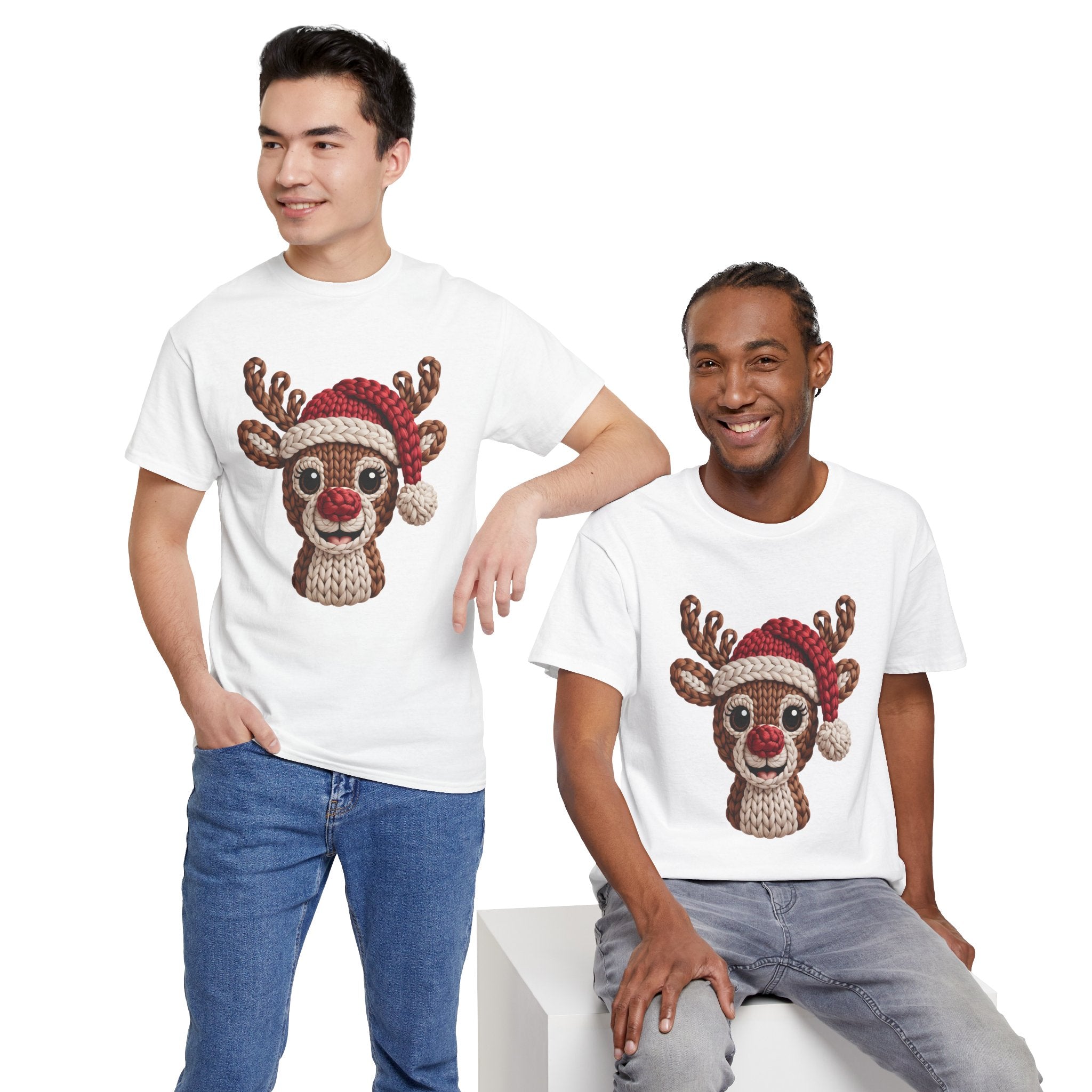 Reindeer in Santa Hat Cotton Tee — Joyful Faux-Yarn Holiday Unisex Coton T-Shirt