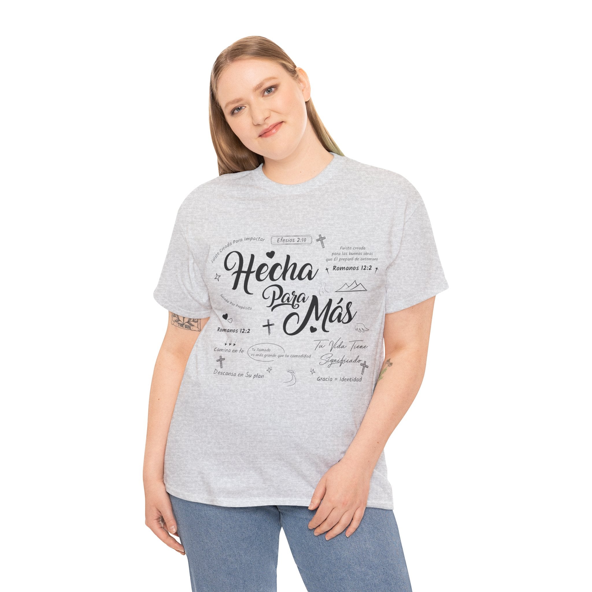 Hecha Para Más Christian T‑Shirt — Spanish Faith Typography Unisex Cotton Tee