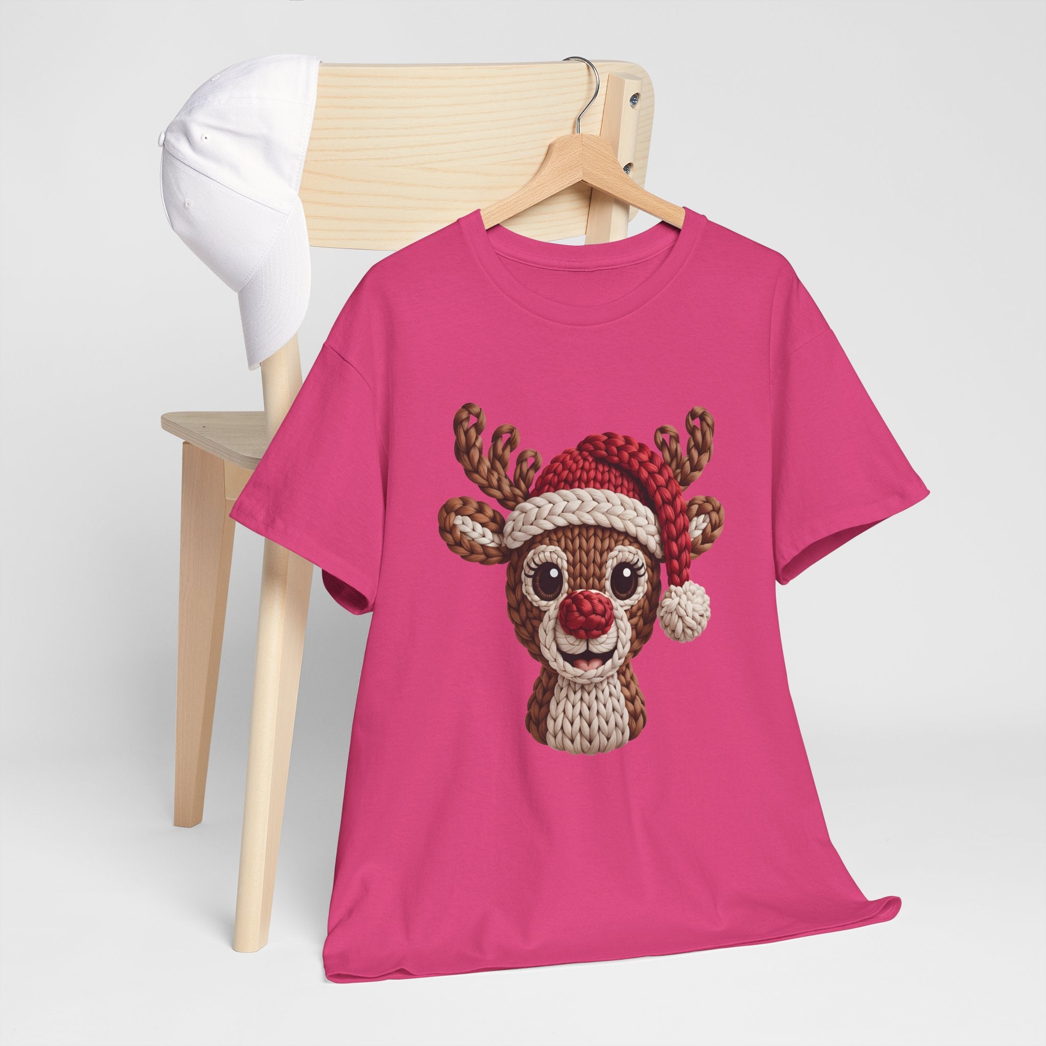 Reindeer in Santa Hat Cotton Tee — Joyful Faux-Yarn Holiday Unisex Coton T-Shirt