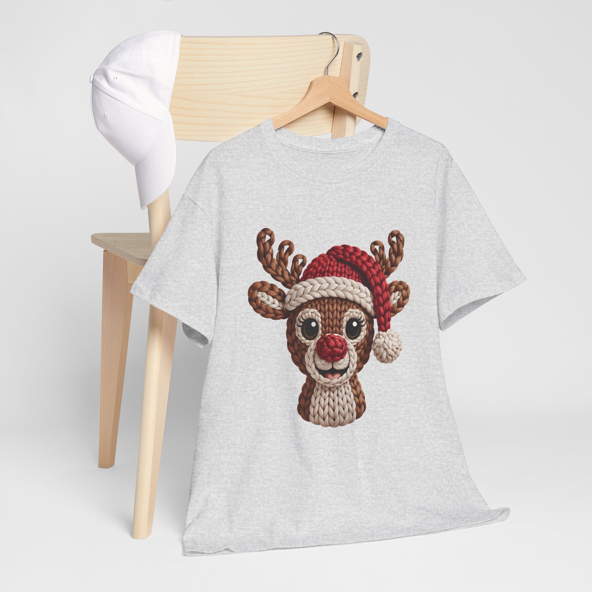 Reindeer in Santa Hat Cotton Tee — Joyful Faux-Yarn Holiday Unisex Coton T-Shirt