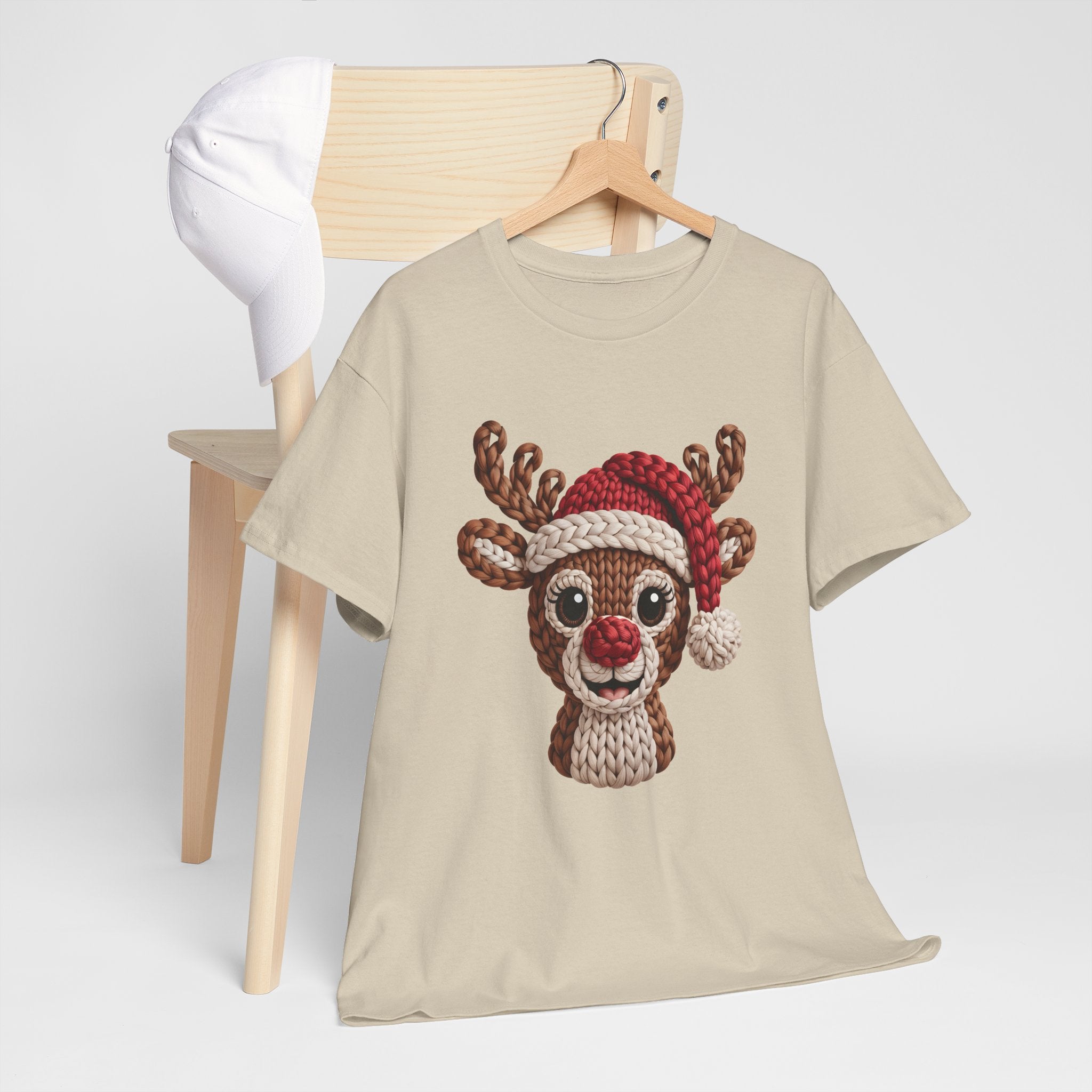 Reindeer in Santa Hat Cotton Tee — Joyful Faux-Yarn Holiday Unisex Coton T-Shirt